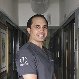 Dr. Roberto Galindo